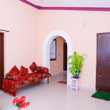 Giri'S Homestay Madikeri Extérieur photo