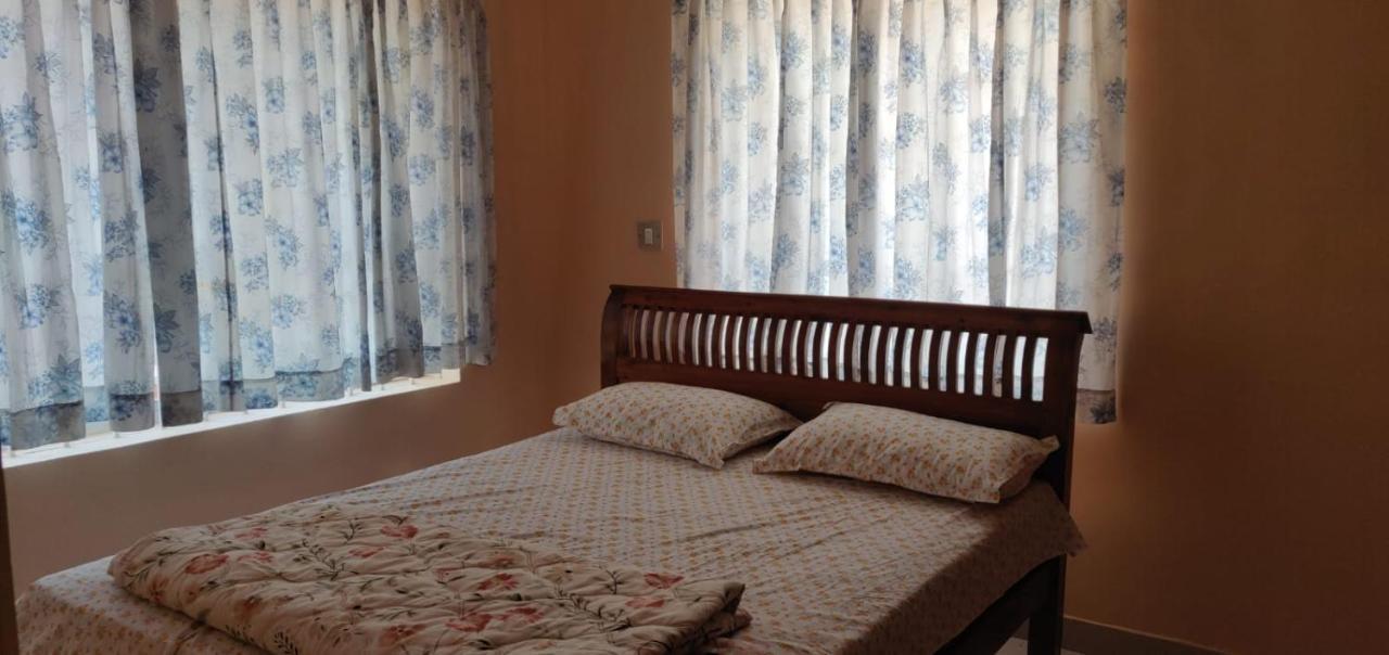 Giri'S Homestay Madikeri Extérieur photo