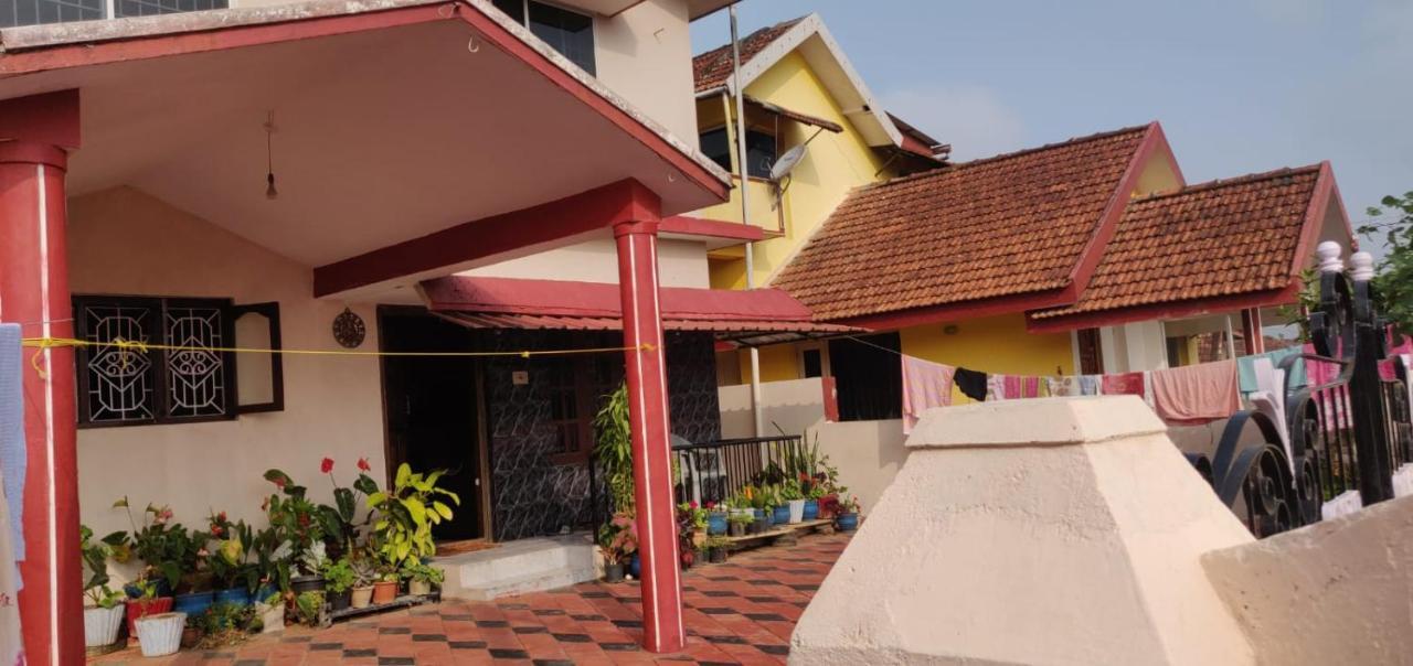 Giri'S Homestay Madikeri Extérieur photo