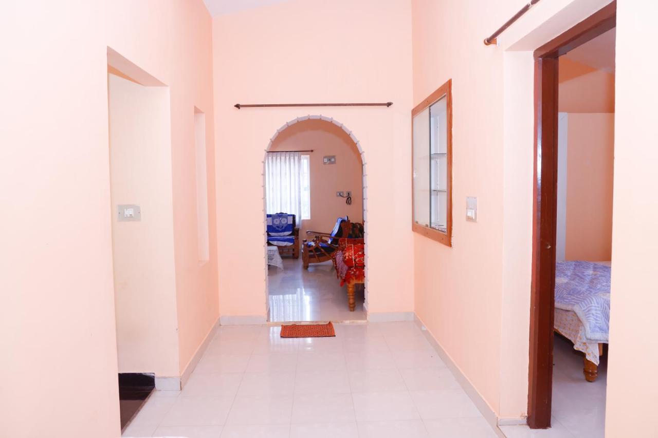 Giri'S Homestay Madikeri Extérieur photo