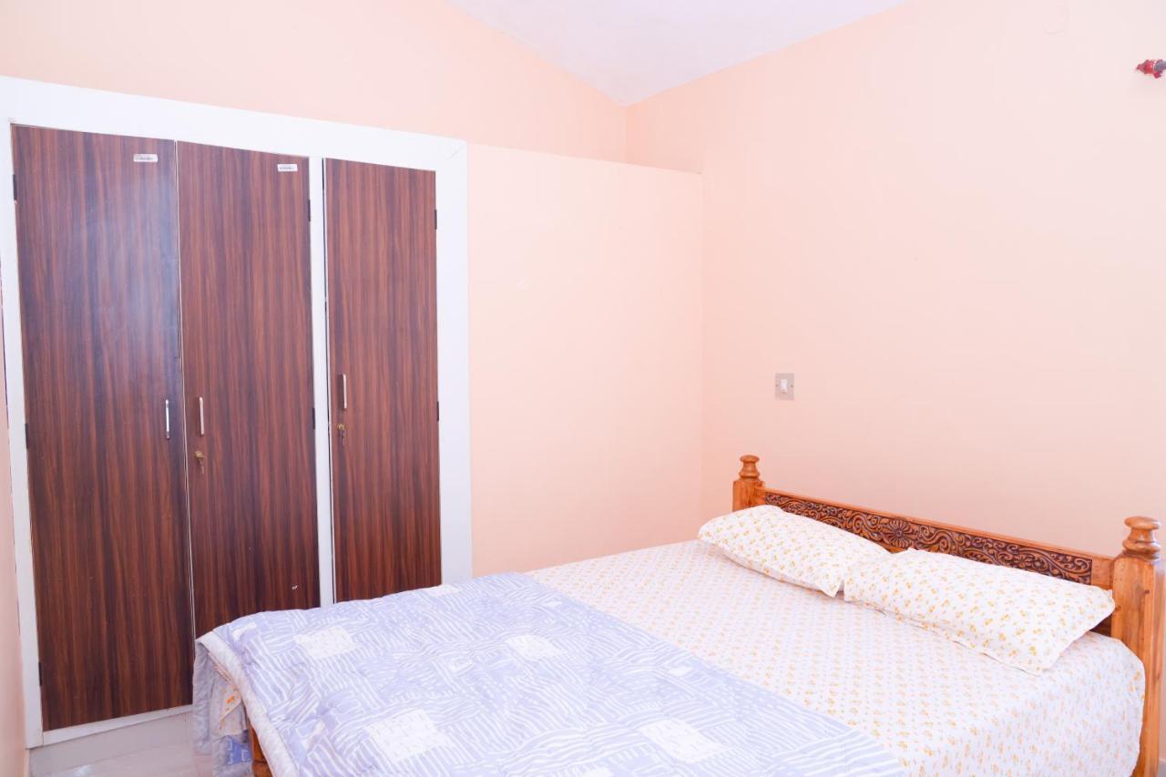 Giri'S Homestay Madikeri Extérieur photo