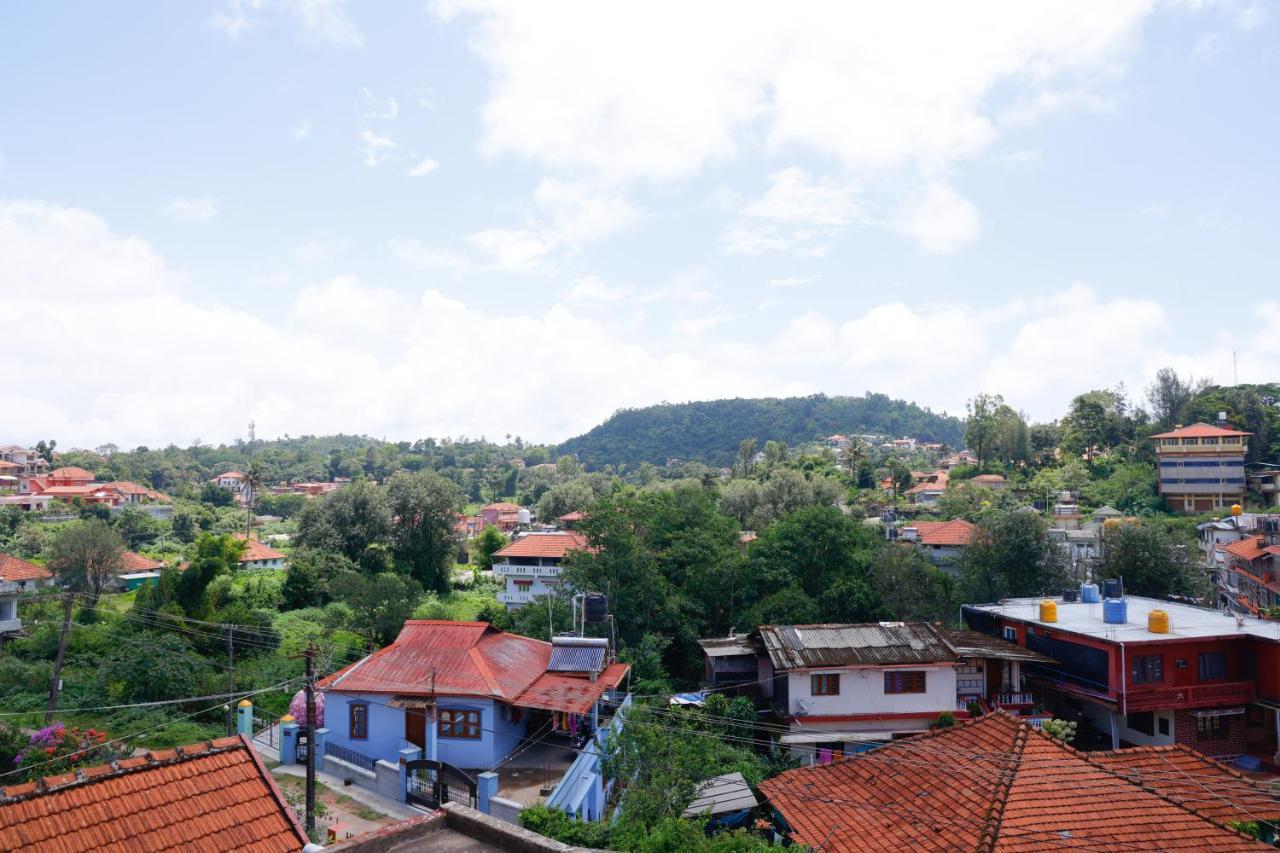 Giri'S Homestay Madikeri Extérieur photo