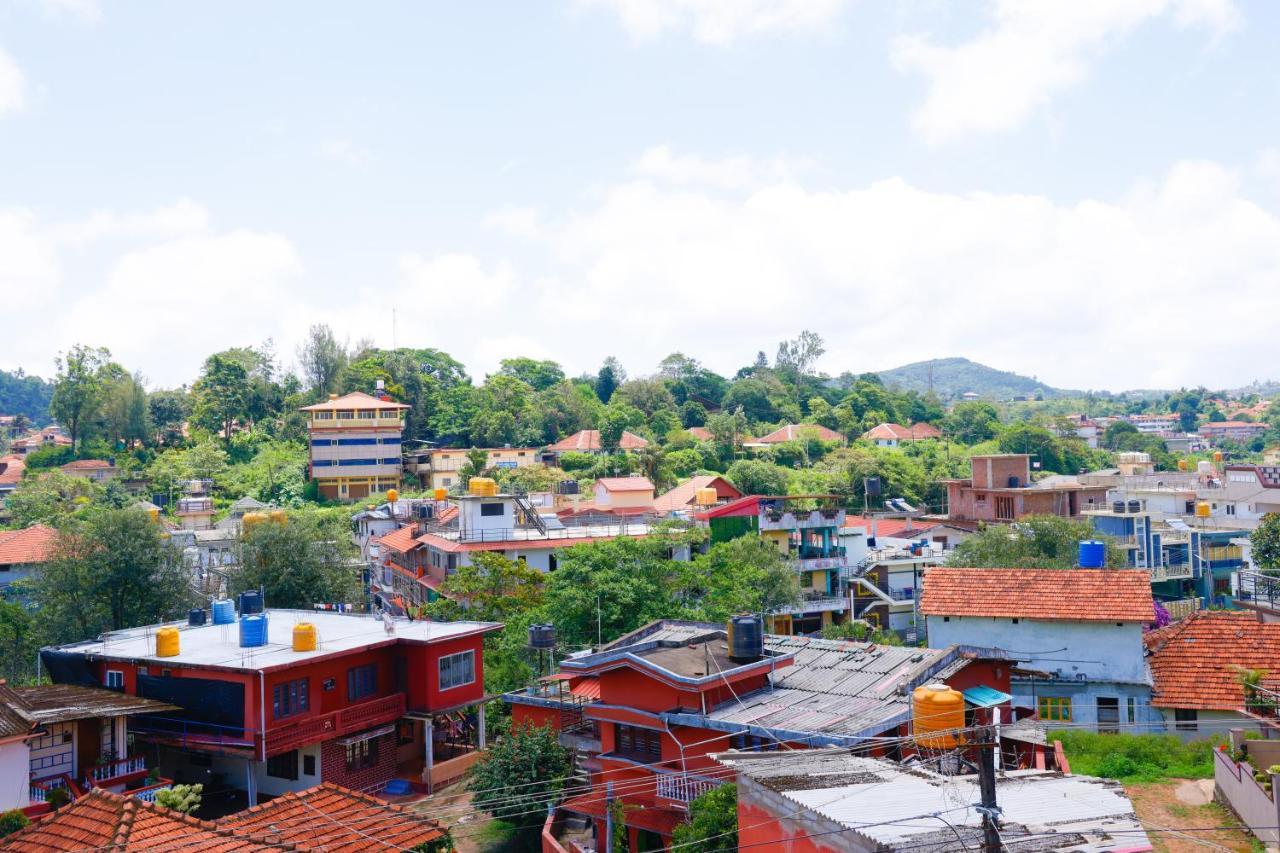 Giri'S Homestay Madikeri Extérieur photo